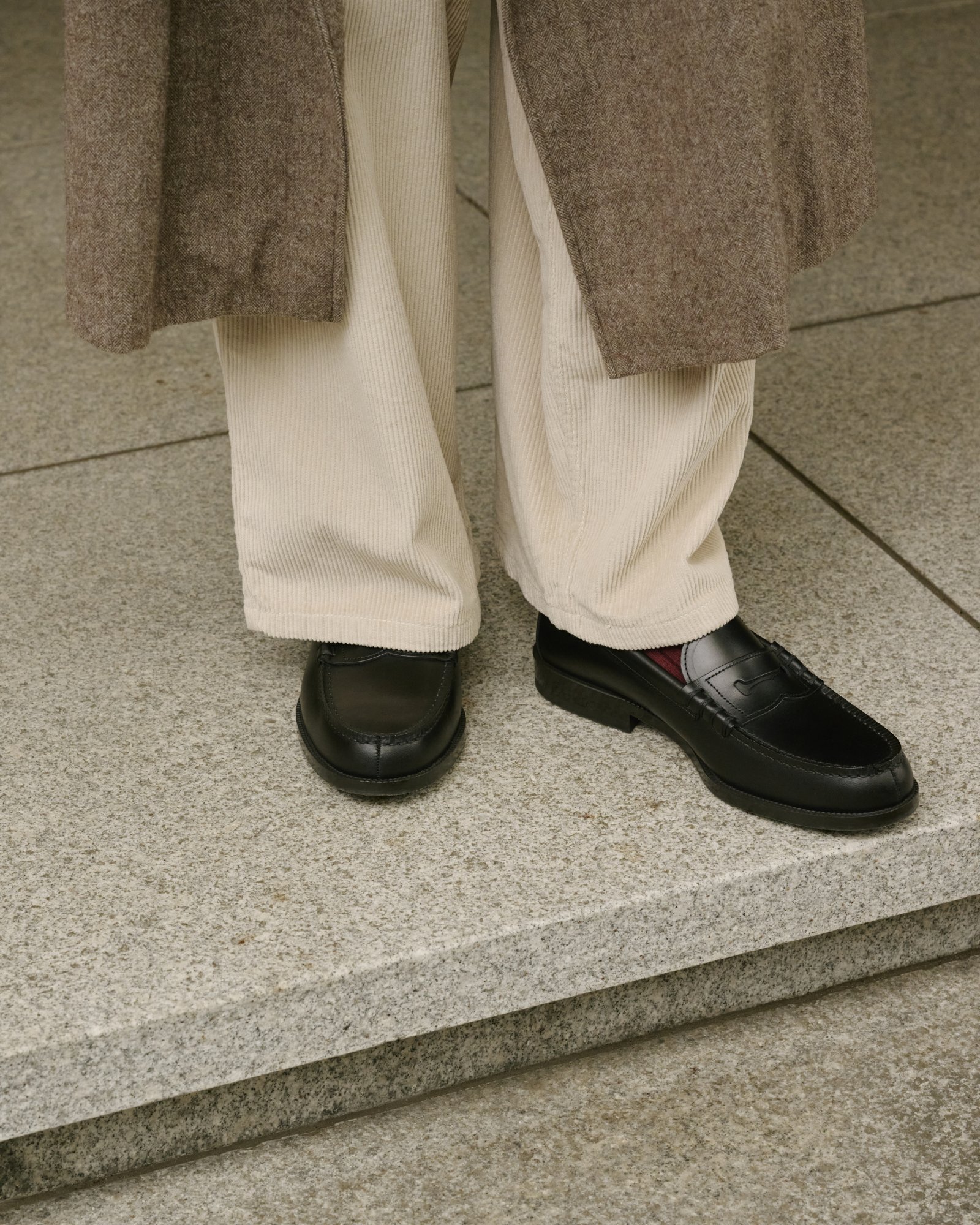 国産ローファー】ハルタの名作906が、オイルドレザーで極上の艶を纏う